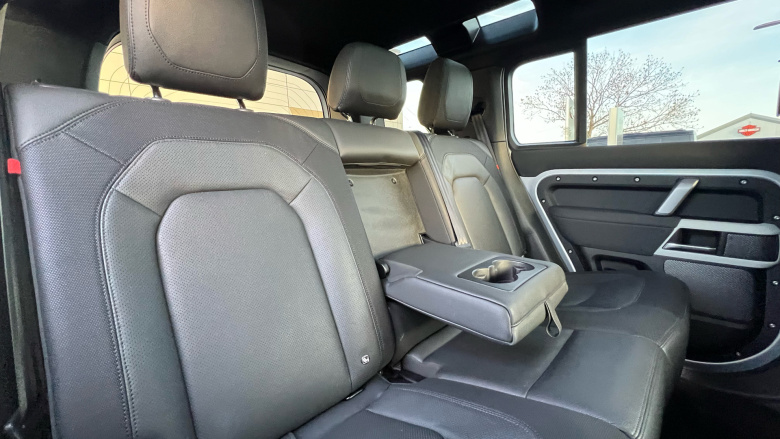 Land Rover Defender 3.0 D250 X-Dynamic SE 110 5dr Auto Diesel Estate